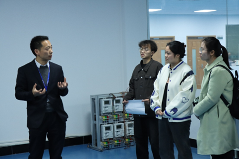 240328 嘉兴大学访问恒业电子开云(中国)稿图2